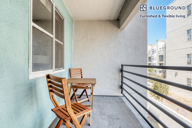 Foto del edificio - 1 Bayside Village Pl