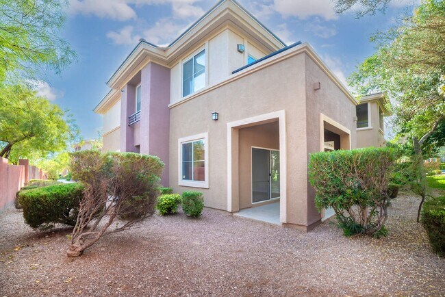 Building Photo - WOW! AMAZING RENOVATED 3-BEDROOM 3-BATH CO...