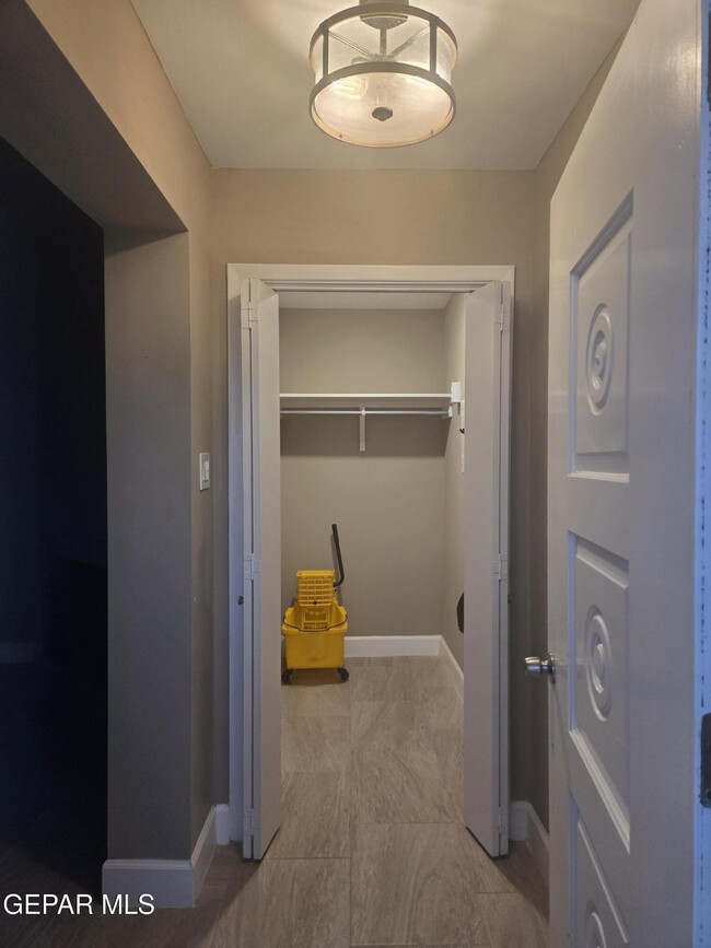 Foto del edificio - 15000 Ashford St