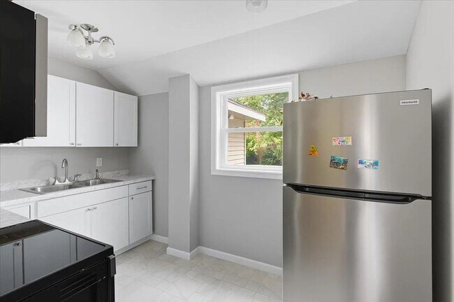 Foto del edificio - 89 Oakwood Dr