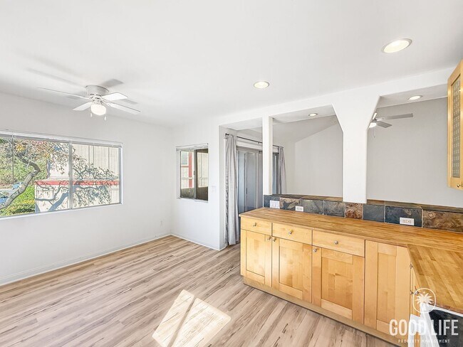 Foto del edificio - Great 2B/1.5BA Condo in Del Cerro for Rent!