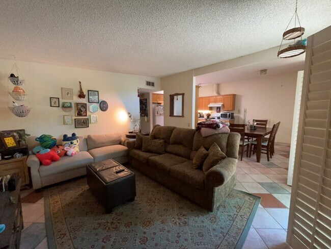 Foto del edificio - Great 2 bedroom 2 bath with a private backyard