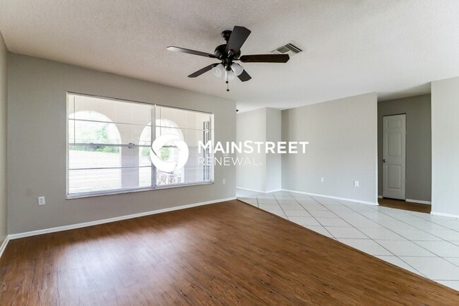 Building Photo - 3 Bedroom Pet-Friendly Home in Spring Hill...