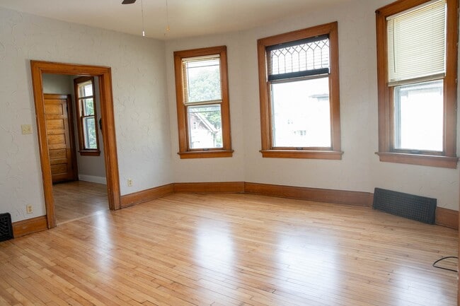 Building Photo - 6216 W Mitchell St
