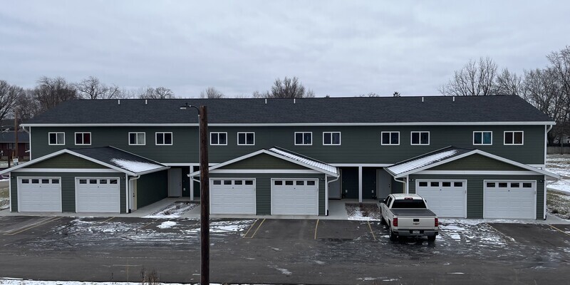 Primary Photo - Valley View Estates B