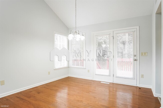 Foto del edificio - 3 br, 2 bath House - 821 Penncross Dr