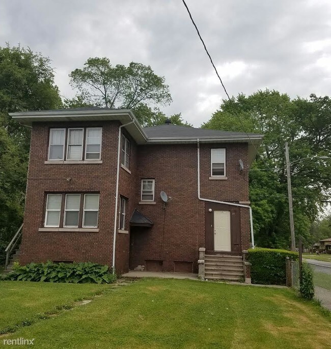 37 E 158th St, Harvey, IL 60426 Condo for Rent in Harvey, IL