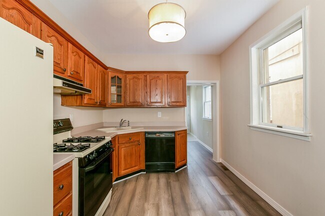 Foto del edificio - 3227 Chatham St