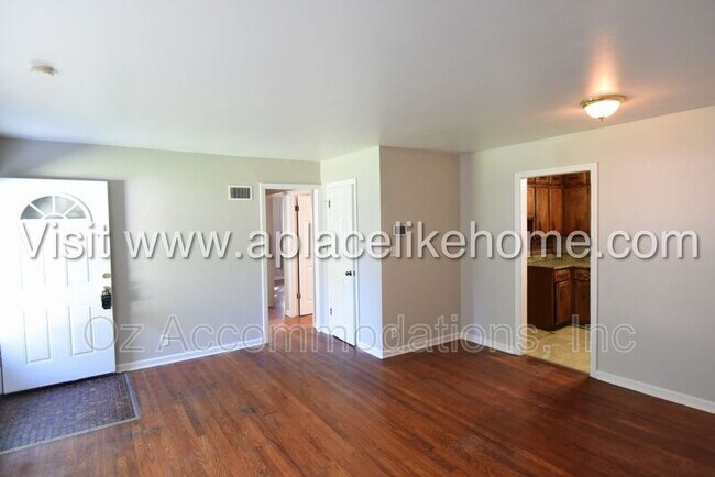 Foto del edificio - 8918 E 74th St