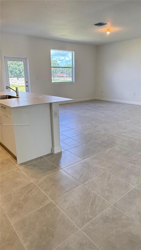 Foto principal - 2984 SE 23rd Ave