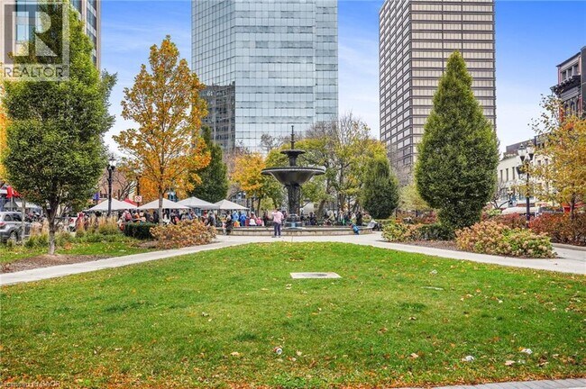 Building Photo - 112 King St E