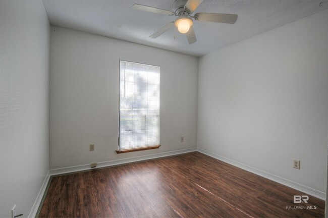 Building Photo - 659 Morphy Ave