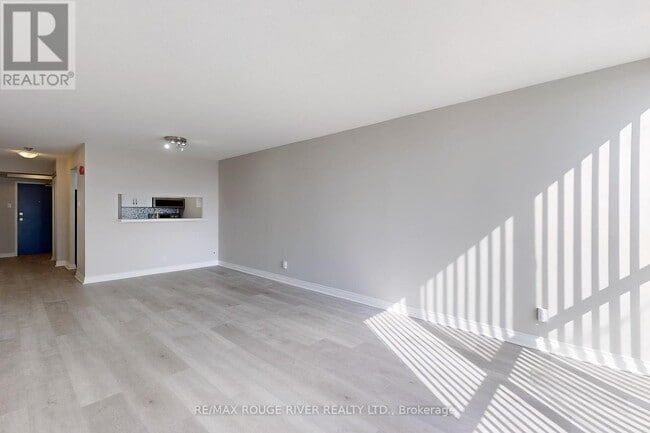 Photo du bâtiment - 1665-1665 Pickering Pkwy
