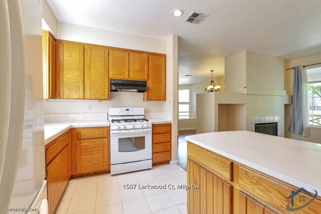 Foto del edificio - 1587 Larkwood Ct