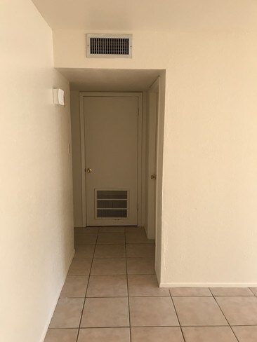 Foto del edificio - 4717 N 11th St
