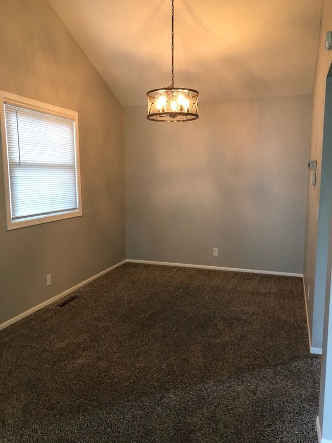 Building Photo - 3 bedroom house in Papillion