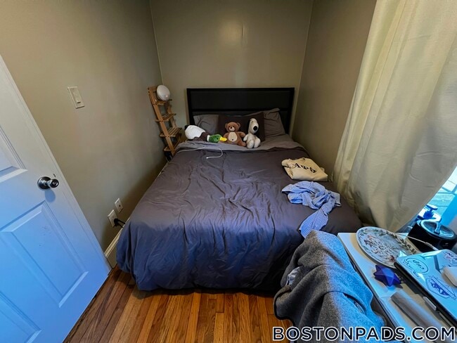 Foto del edificio - 12 Shepherd Ave