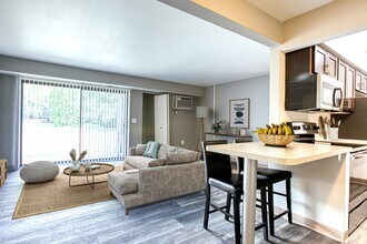 Building Photo - Western Pines Apartments