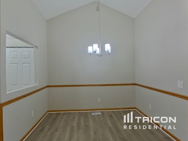 Building Photo - 2836 Garden Dr