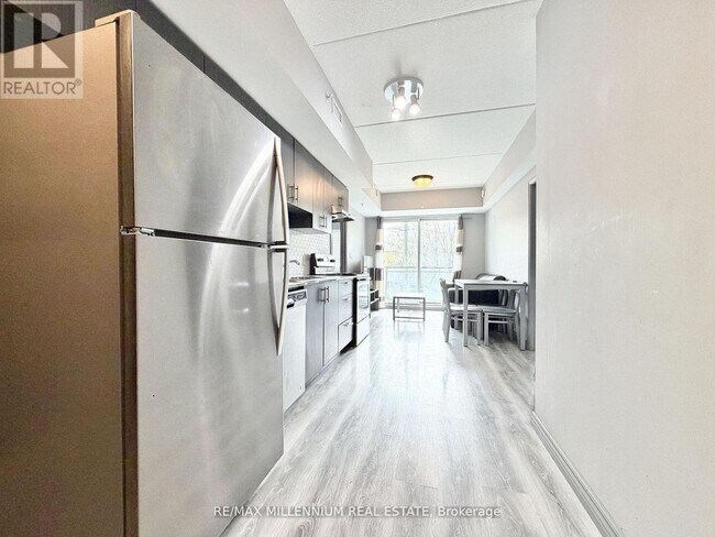 Building Photo - 275 Larch St