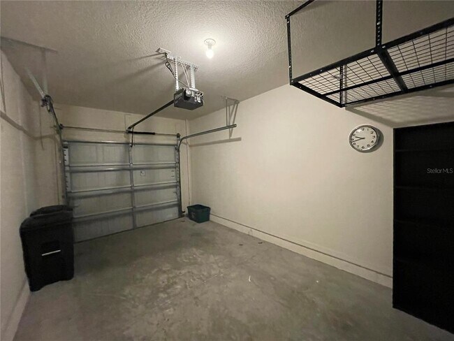 Building Photo - 1689 Smokey Oak Way
