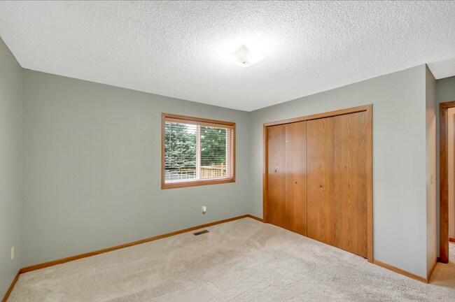 Building Photo - 360 Cari Park Ln