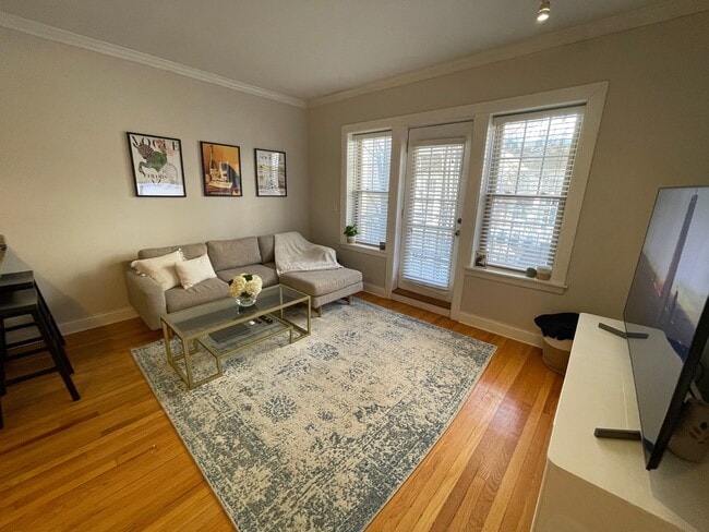 Foto del edificio - 250-2 N Lincoln Ave