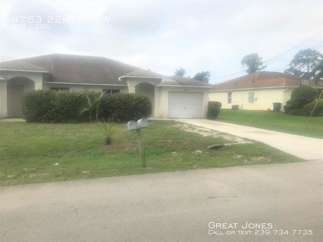 Building Photo - 3/2 Duplex in Lehigh Acres
