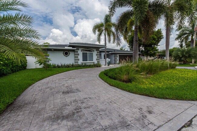 Foto del edificio - 2485 SE 8th St