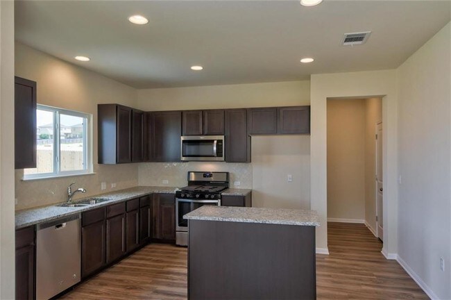 Foto del edificio - 10324 Bankhead Dr