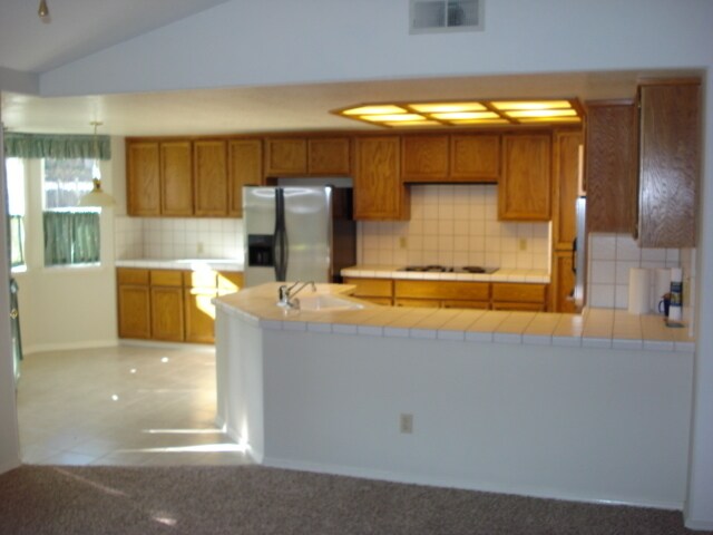 Foto del edificio - SINGLE STORY 3 BEDROOM, 2 BATH, & 2 CAR IN ROSEVILLE!