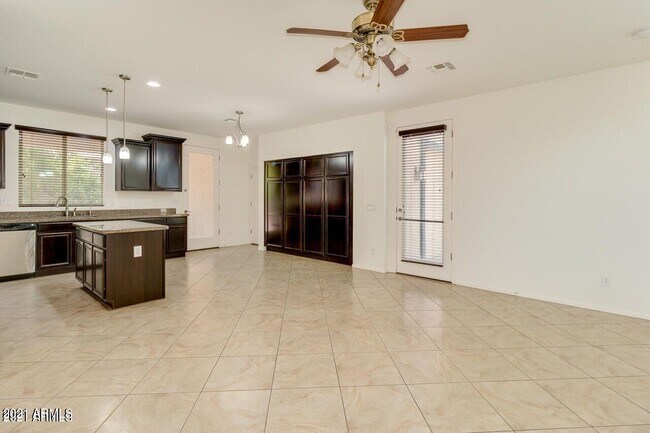 Foto del edificio - 1705 W Pelican Dr
