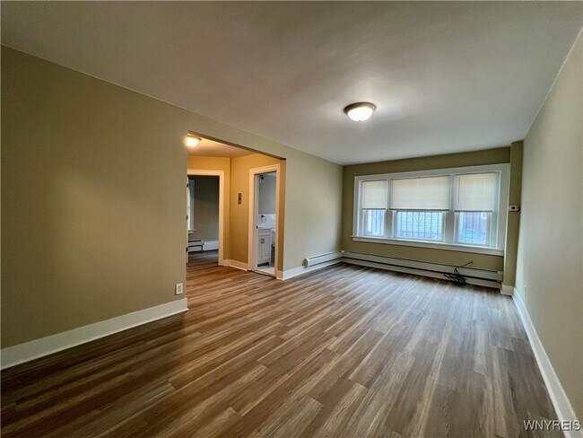Foto del edificio - 1225 Hertel Ave