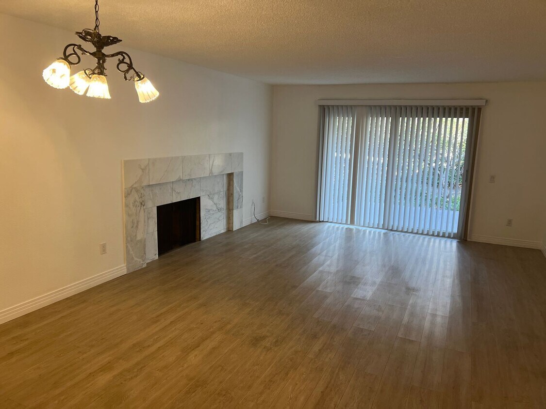 Foto del edificio - MOVE IN SPECIAL - Updated 2-Bedroom, 1.5-B...