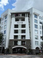 Building Photo - 2305 Edgewater Dr