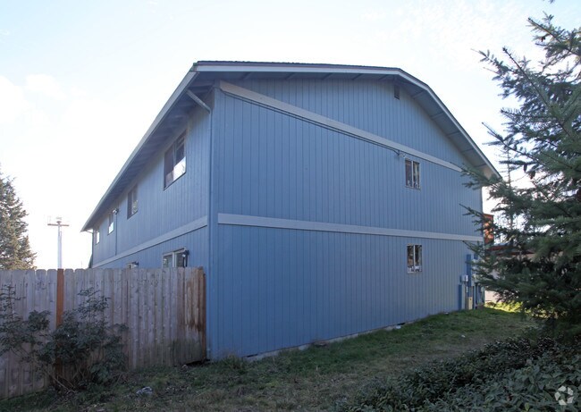 Building Photo - Brickyard Apartments