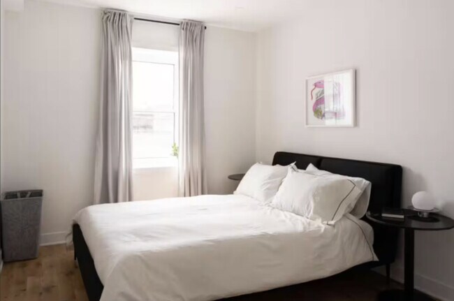 Building Photo - 3632 Rue Notre-Dame Ouest-SI ID1601932P
