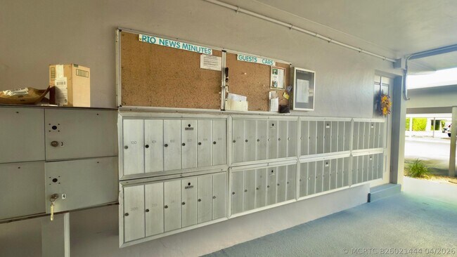 Building Photo - 1200 SW 12th Ct