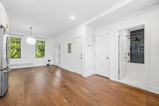 Building Photo - 366 2nd St