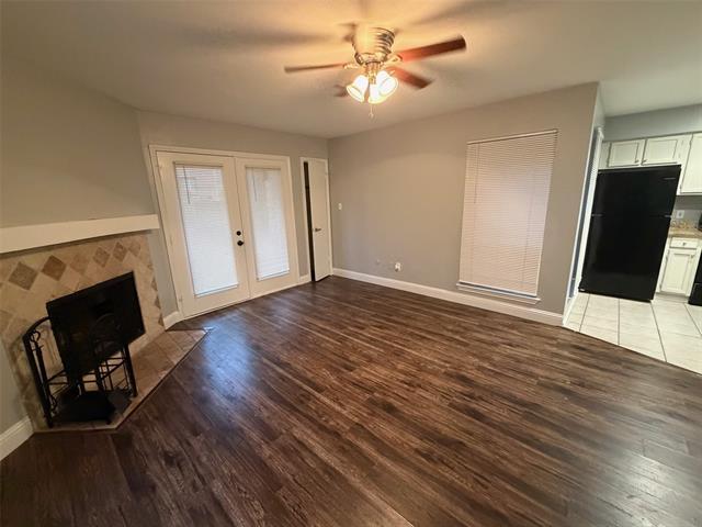 Building Photo - 2300 Balsam Dr