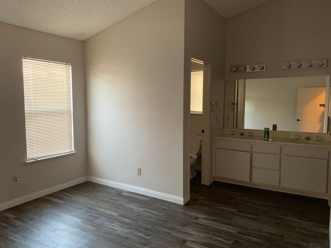 Primary Photo - 3535 W Avenue J4