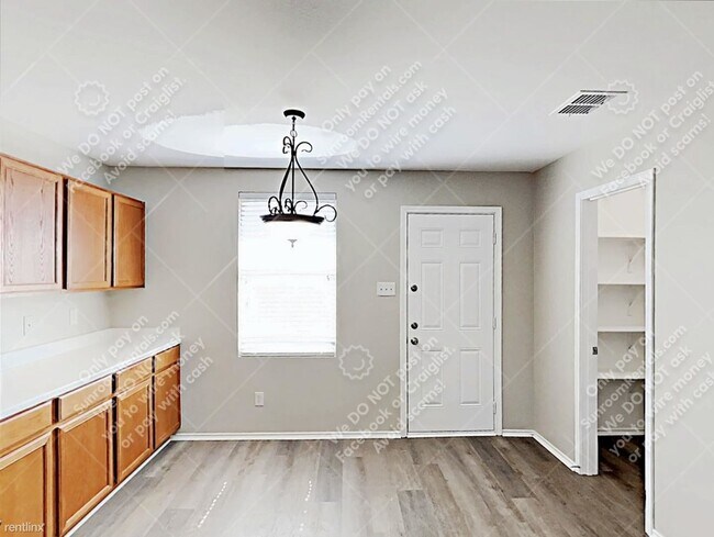 Foto del edificio - 3 br, 2 bath House - 3901 German Pointer Way