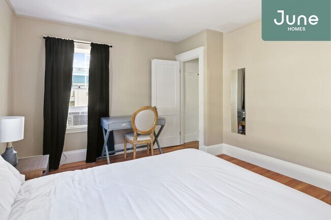 Foto del edificio - ROOM ONLY in 6-bed/2.0-bath Home