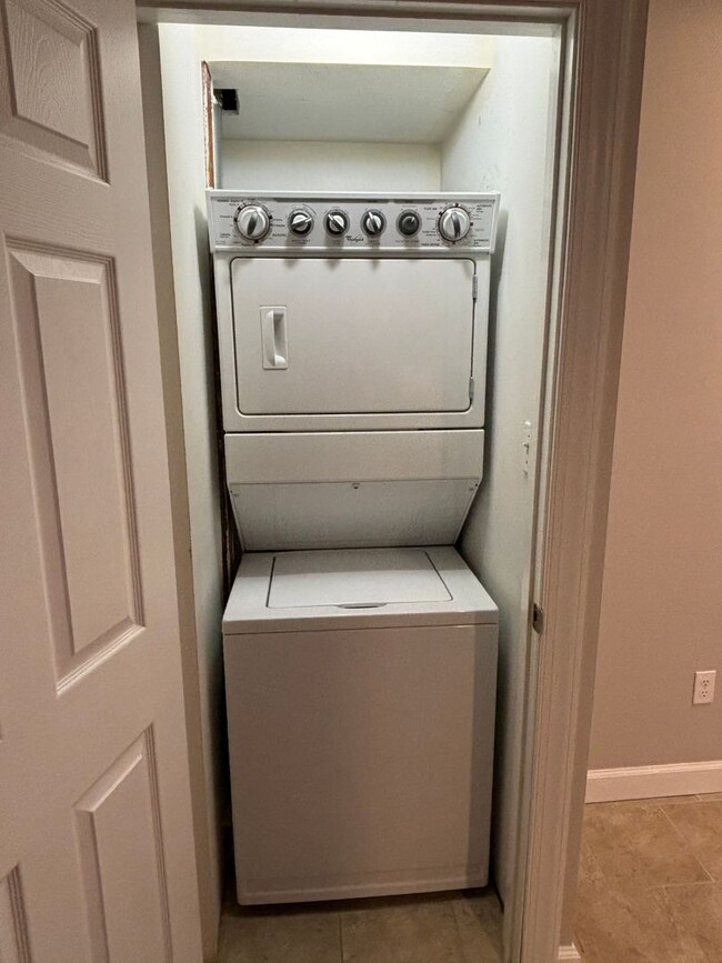 Building Photo - Classy 3 Bedroom Home in Emmaus