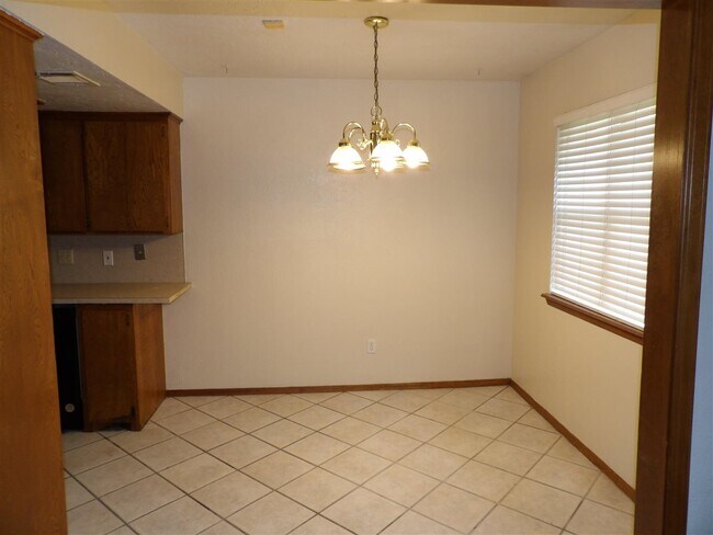 Foto del edificio - 7015 SW Winchester Ave