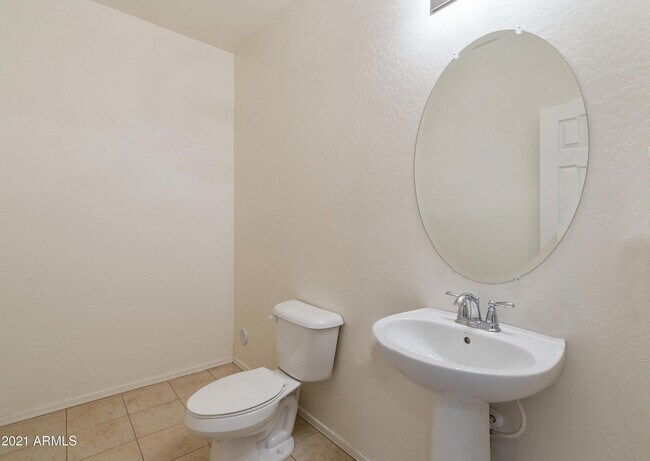 Foto del edificio - 18013 W Tina Ln