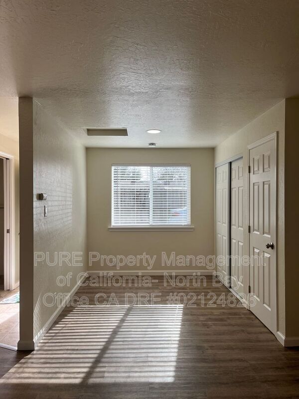 Building Photo - 1293 Clover Dr