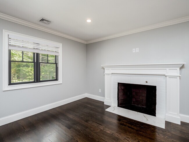 Building Photo - 47 Englewood Ave