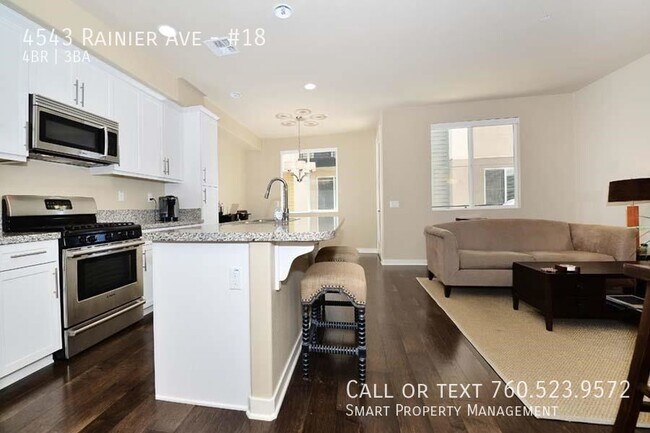 Building Photo - Beatutiful Townhouse in Mission Valley. Gr...