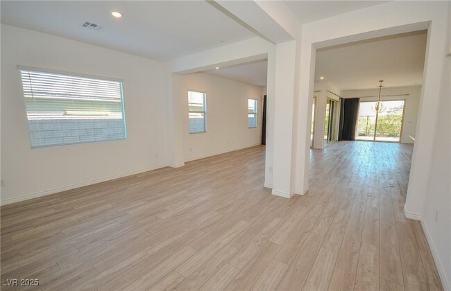 Building Photo - 12457 Heritage Bend Dr